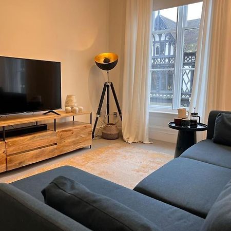 Modern Apartment Within Historic Chester City Walls Buitenkant foto