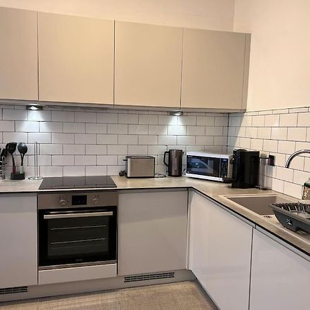 Modern Apartment Within Historic Chester City Walls Buitenkant foto
