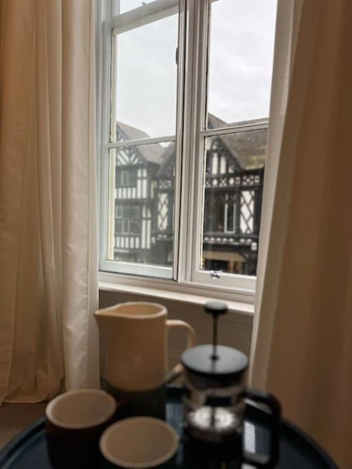 Modern Apartment Within Historic Chester City Walls Buitenkant foto