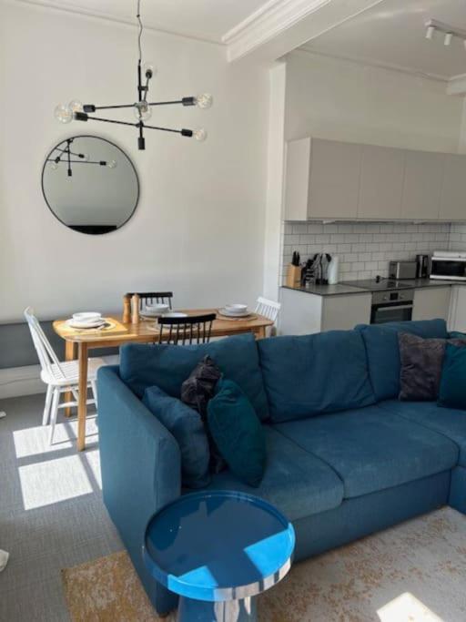 Modern Apartment Within Historic Chester City Walls Buitenkant foto